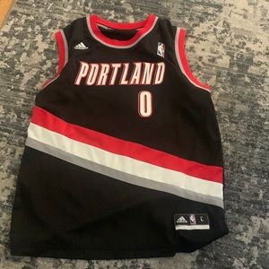 Damian Lillard Portland jersey.  YOUTH LARGE!